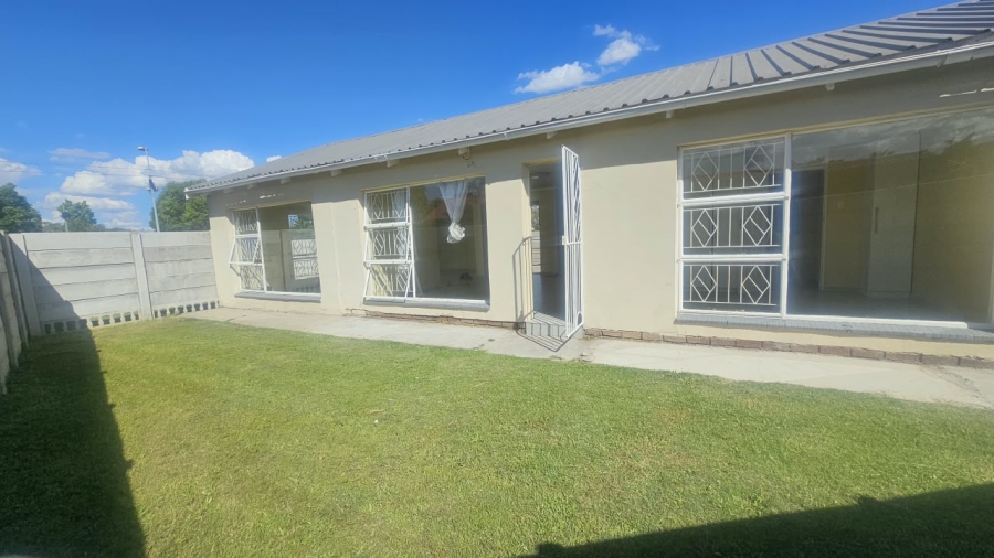 To Let 3 Bedroom Property for Rent in Riebeeckstad Free State